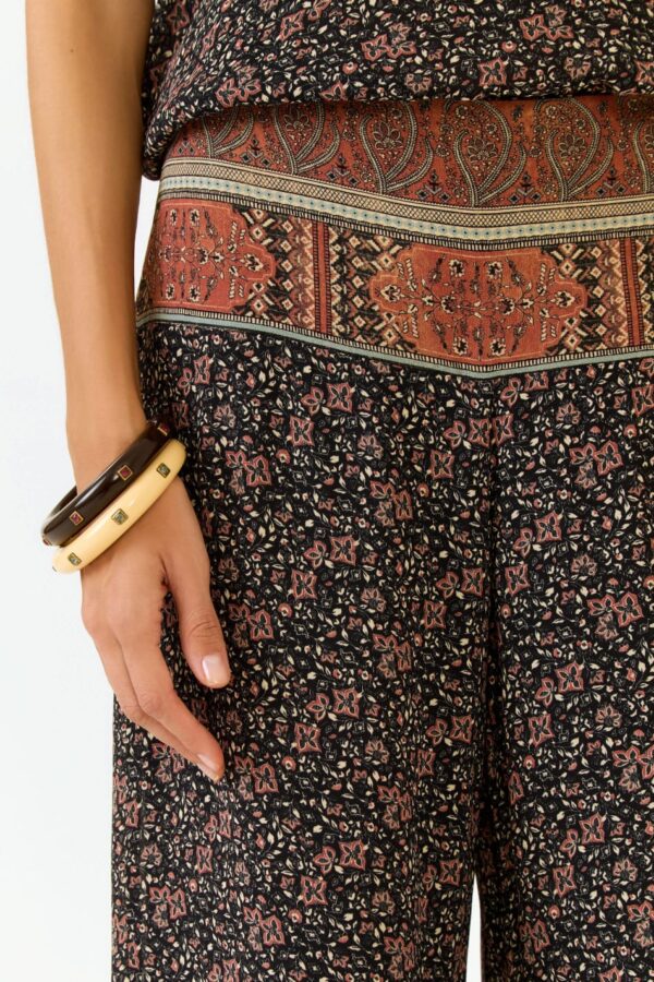 CALÇA GGT ESTAMPA ISLA PRETO - Imagem 2